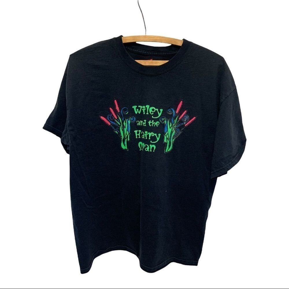 Vintage 90s Wiley and the hairy man play theater neon tee! Super weird!